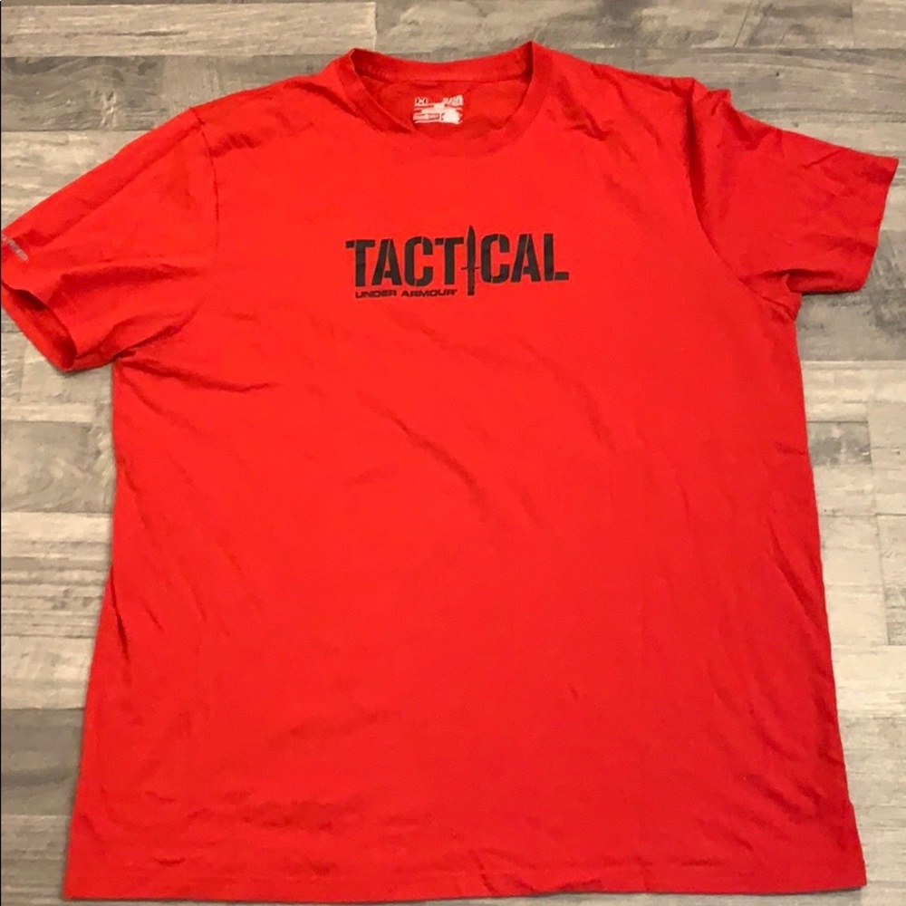 Men’s UA tee